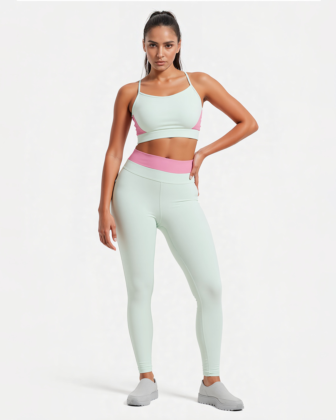 modelo-de-ia-fotomodel-branca-roupa-de-academia-verde-agua-e-rosa.