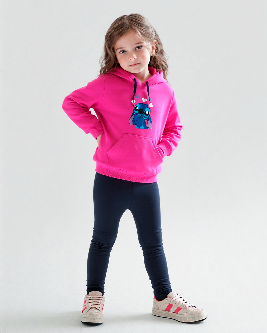 modelo-ia-fotomodol-menina-crianca-conjunto-infantil-de-moleton